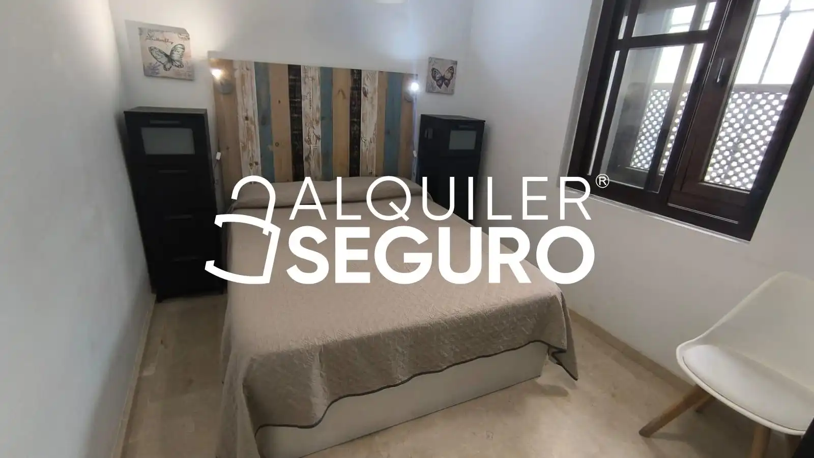 Habitación de Piso de alquiler en Sevilla con Aire acondicionado y Amueblado
