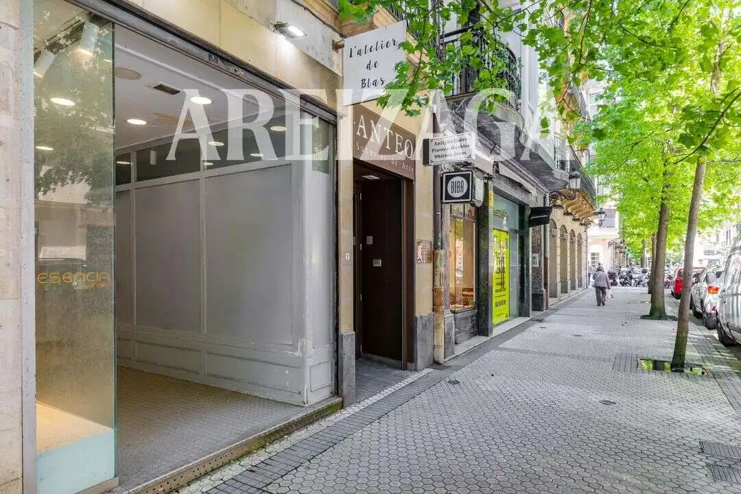 Local comercial en venda a Calle Garibai 18, imagen 3