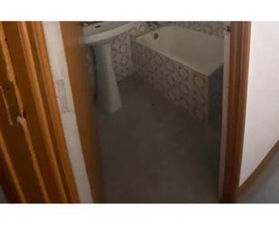 Bany de Pis en venda en Ourense Capital  amb Balcó