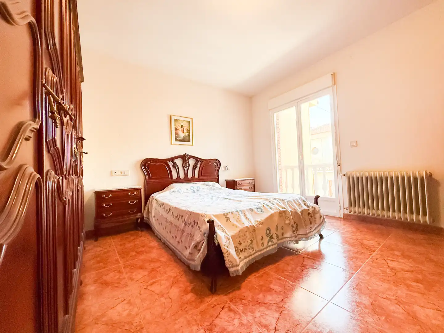 Schlafzimmer von Einfamilien-Reihenhaus zum Verkauf in Baza mit Klimaanlage, Heizung und Terrasse