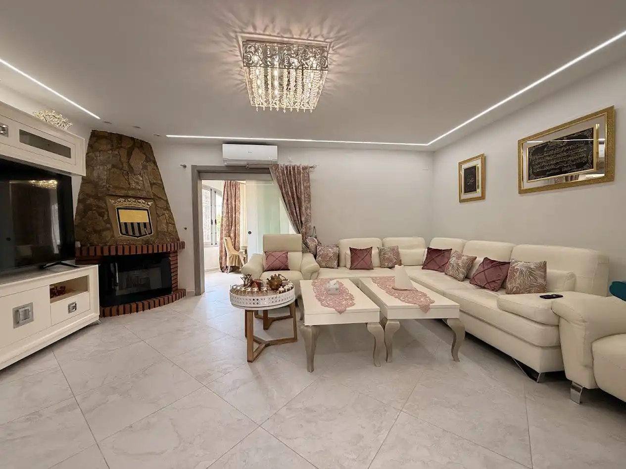 Sala d'estar de Casa o xalet en venda en El Campello amb Aire condicionat, Calefacció i Jardí privat