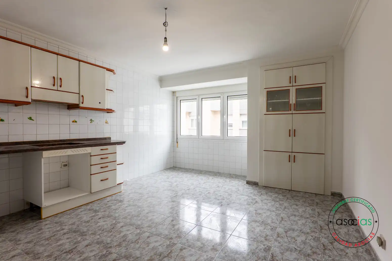 Cuina de Pis en venda en Gijón  amb Calefacció i Parquet