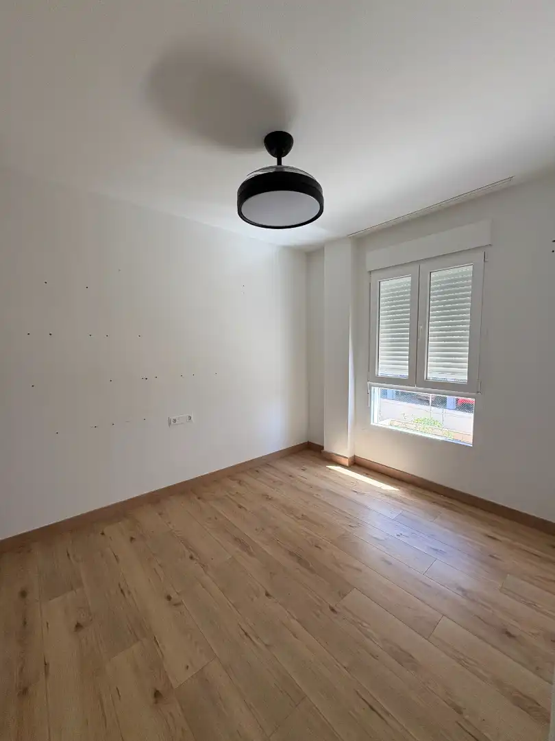 Schlafzimmer von Wohnung zur Miete in Málaga mit Gemeinschaftspool