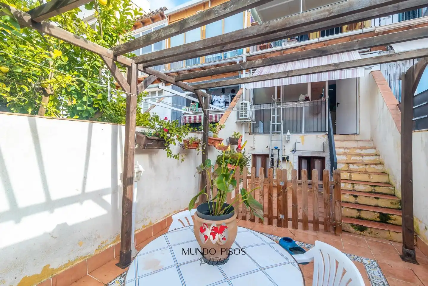 Garten von Einfamilien-Reihenhaus zum Verkauf in Consell mit Klimaanlage, Heizung und Privatgarten
