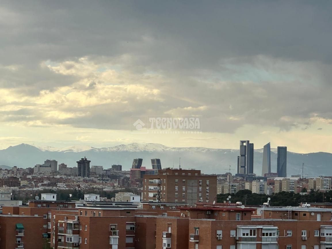Exterior view of Flat for sale in  Madrid Capital  with Air Conditioner, Heating and Parquet flooring