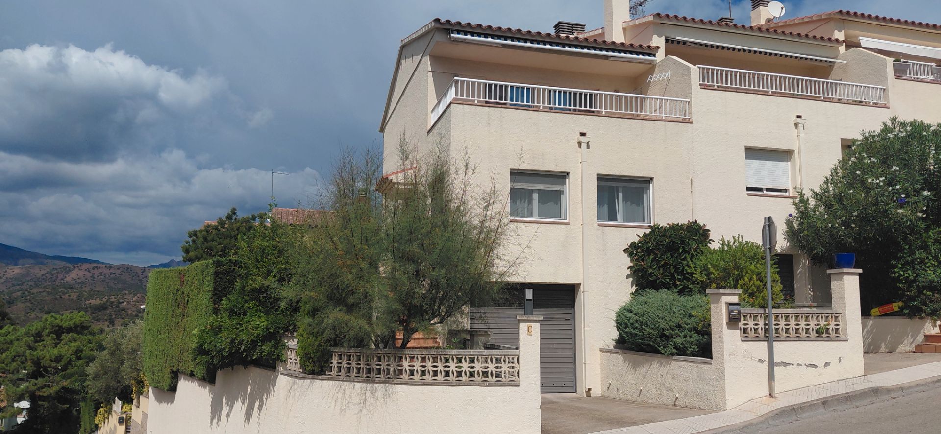 Exterior view of Single-family semi-detached for sale in Llançà  with Air Conditioner, Heating and Private garden