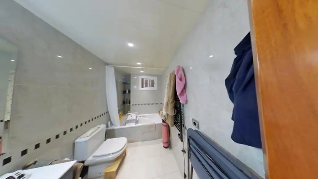 Bany de Àtic en venda en Sabadell amb Aire condicionat, Parquet i Balcó