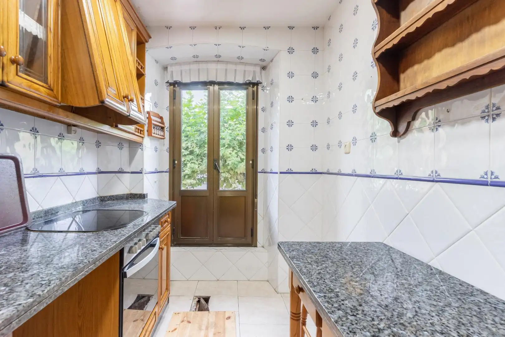Küche von Dachboden zum Verkauf in Oviedo  mit Heizung und Möbliert