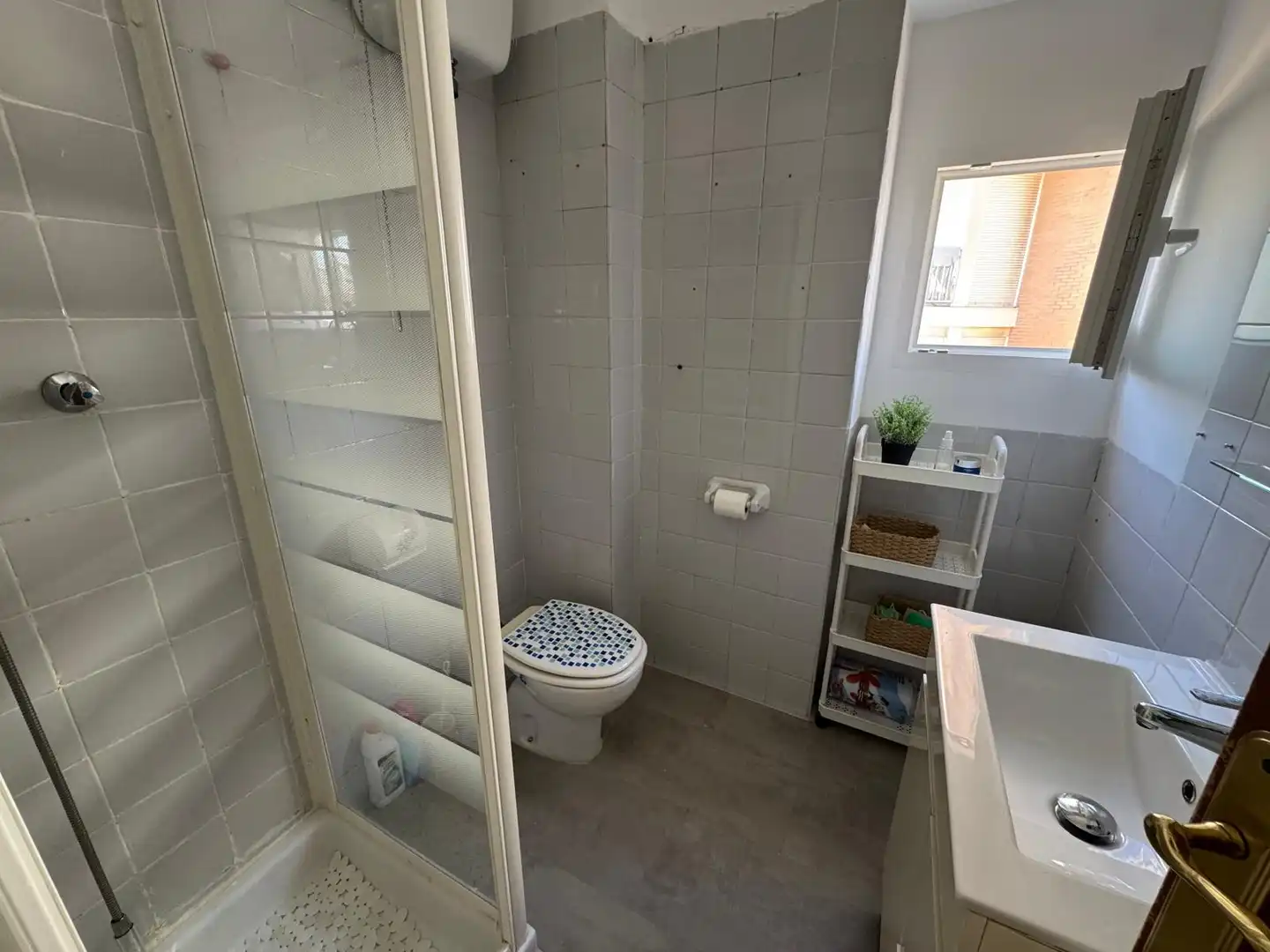Bathroom of Apartments for rent in El Campello  with Terrace, Furnished and Oven