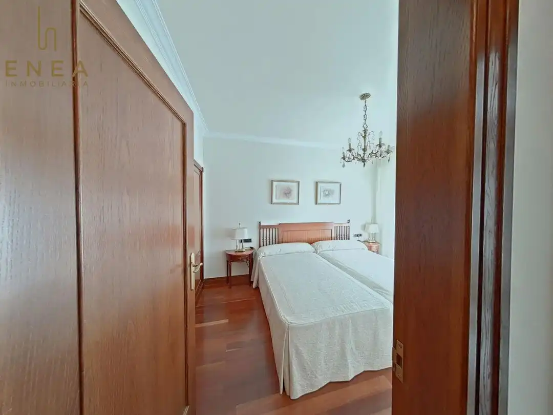 Habitación de Casa o chalet en venta en Vitoria - Gasteiz con Calefacción, Jardín privado y Trastero
