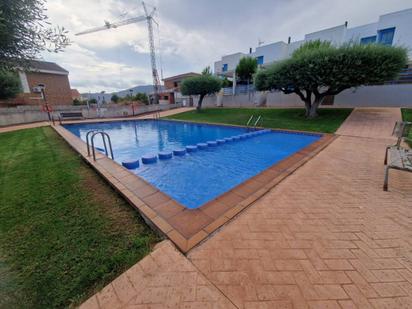 Piscina de Casa adosada en venda en Alcanar amb Aire condicionat, Calefacció i Jardí privat