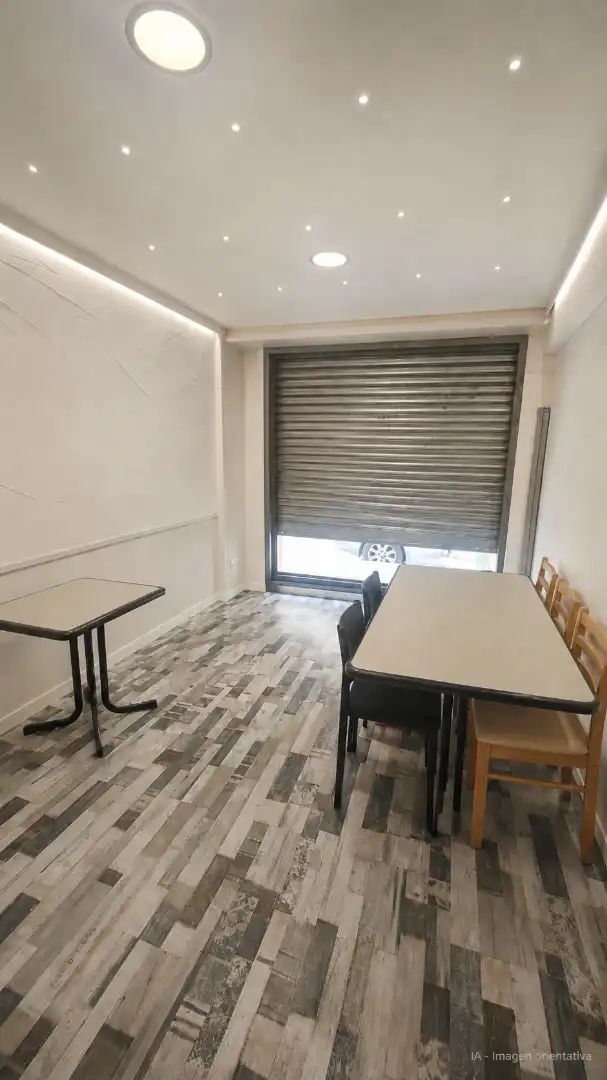 Esszimmer von Geschaftsraum zum Verkauf in Barcelona mit Klimaanlage und Möbliert