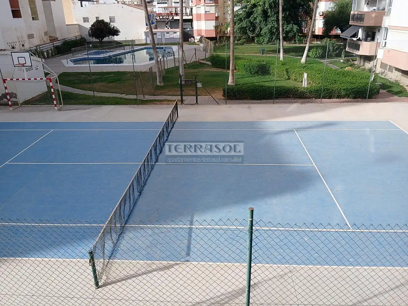 Apartamento con piscina en venta en Torre del Mar, imagen 5