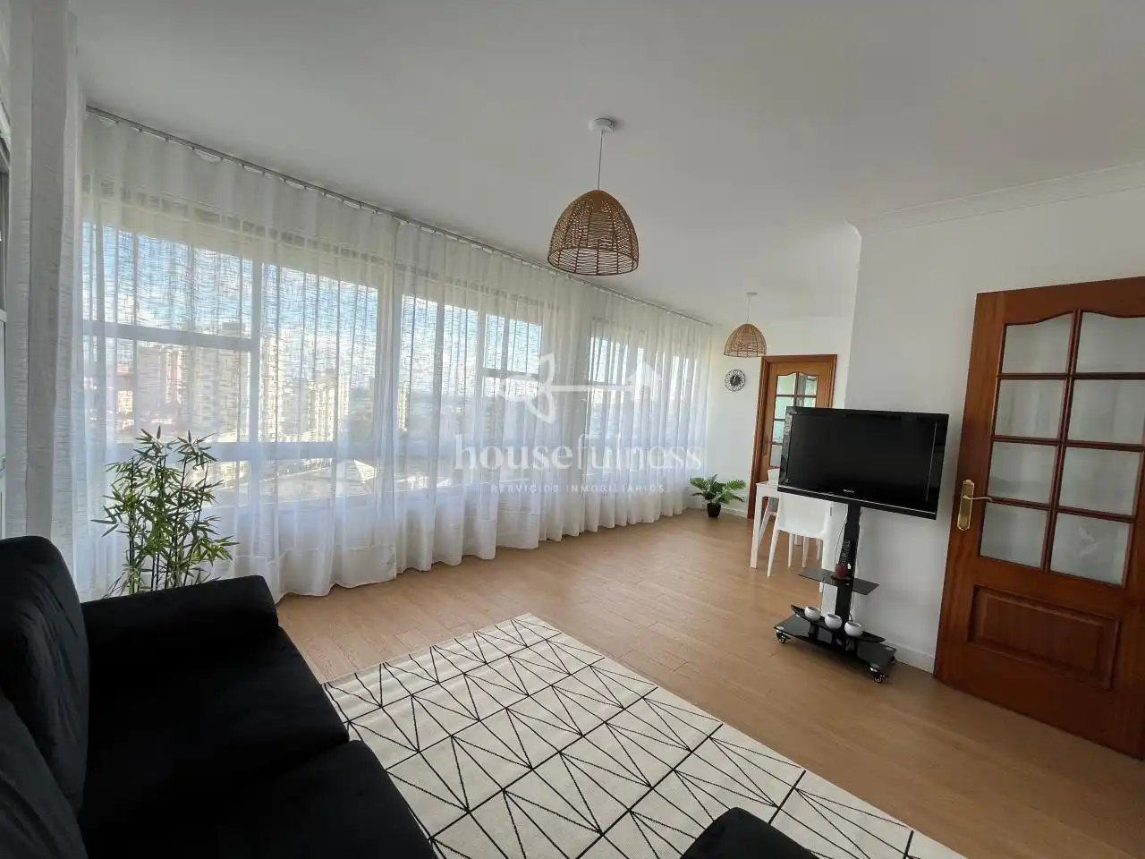 Sala d'estar de Pis de lloguer en Ferrol amb Calefacció i Moblat