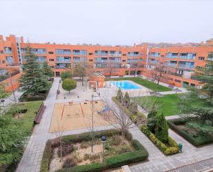 Exterior view of Flat for sale in Rivas-Vaciamadrid  with Air Conditioner, Terrace and Swimming Pool