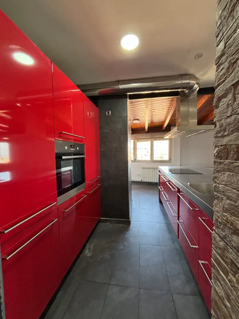 Cocina de Ático de alquiler en La Zubia con Aire acondicionado, Calefacción y Jardín privado