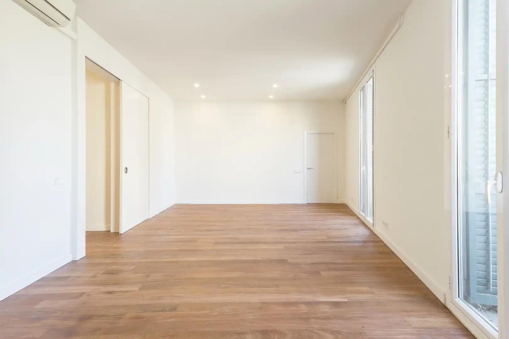 Sala d'estar de Pis en venda en Barcelona amb Aire condicionat, Calefacció i Parquet