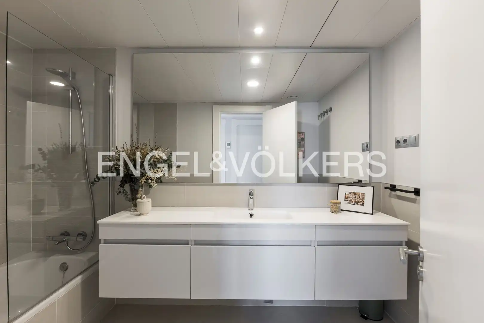 Baño de Piso en venta en Madrid con Aire acondicionado, Calefacción y Terraza