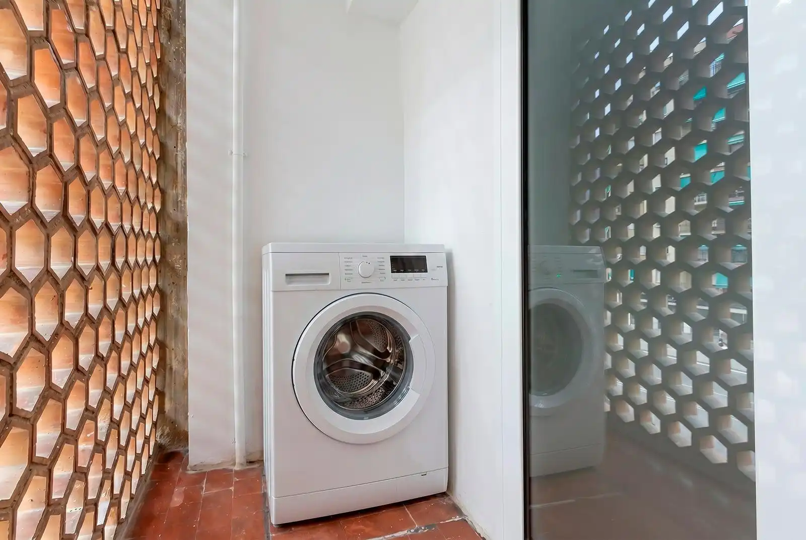 Bathroom of Flat for sale in Sabadell