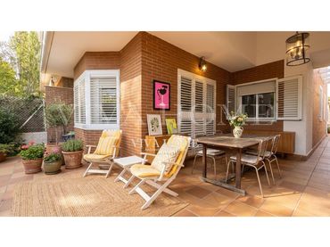 Xalet en venda a Rivas Futura