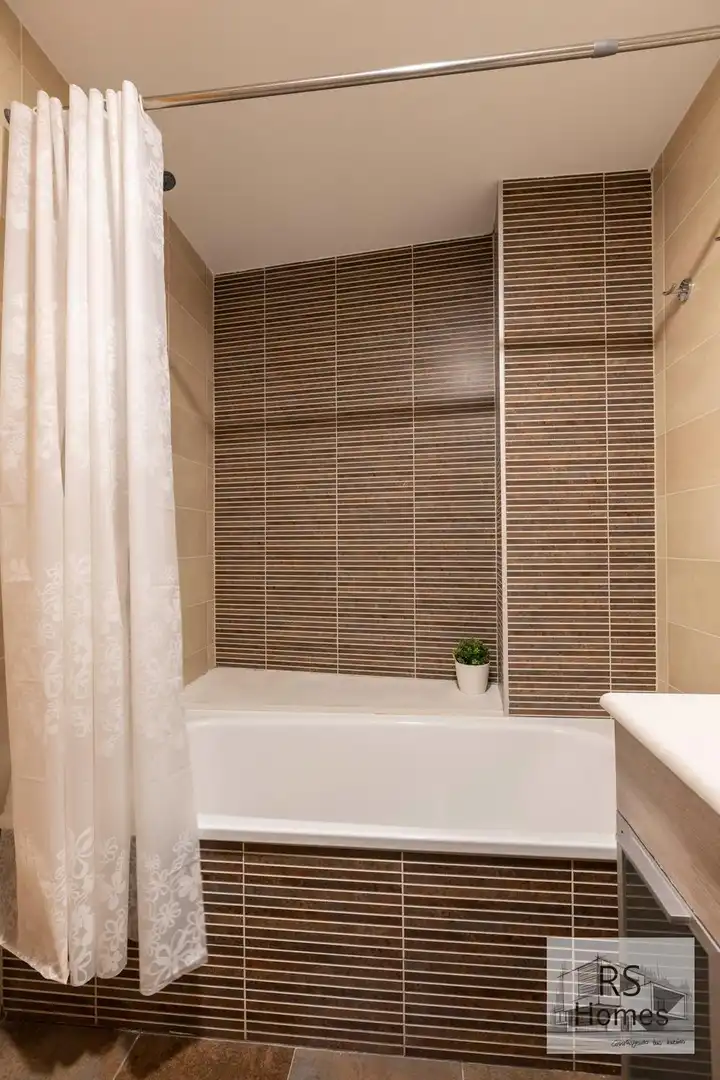 Baño de Piso en venta en Benaguasil con Aire acondicionado, Terraza y Balcón