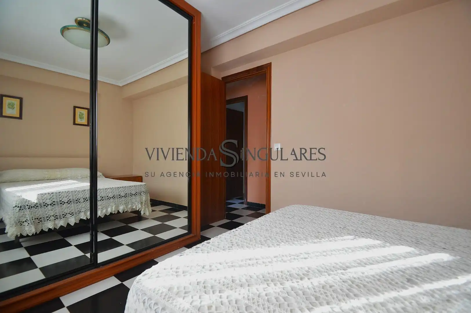 Habitación de Piso en venta en Sevilla con Aire acondicionado y Calefacción
