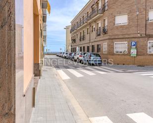 Vista exterior de Casa o xalet en venda en Pineda de Mar amb Aire condicionat, Terrassa i Piscina