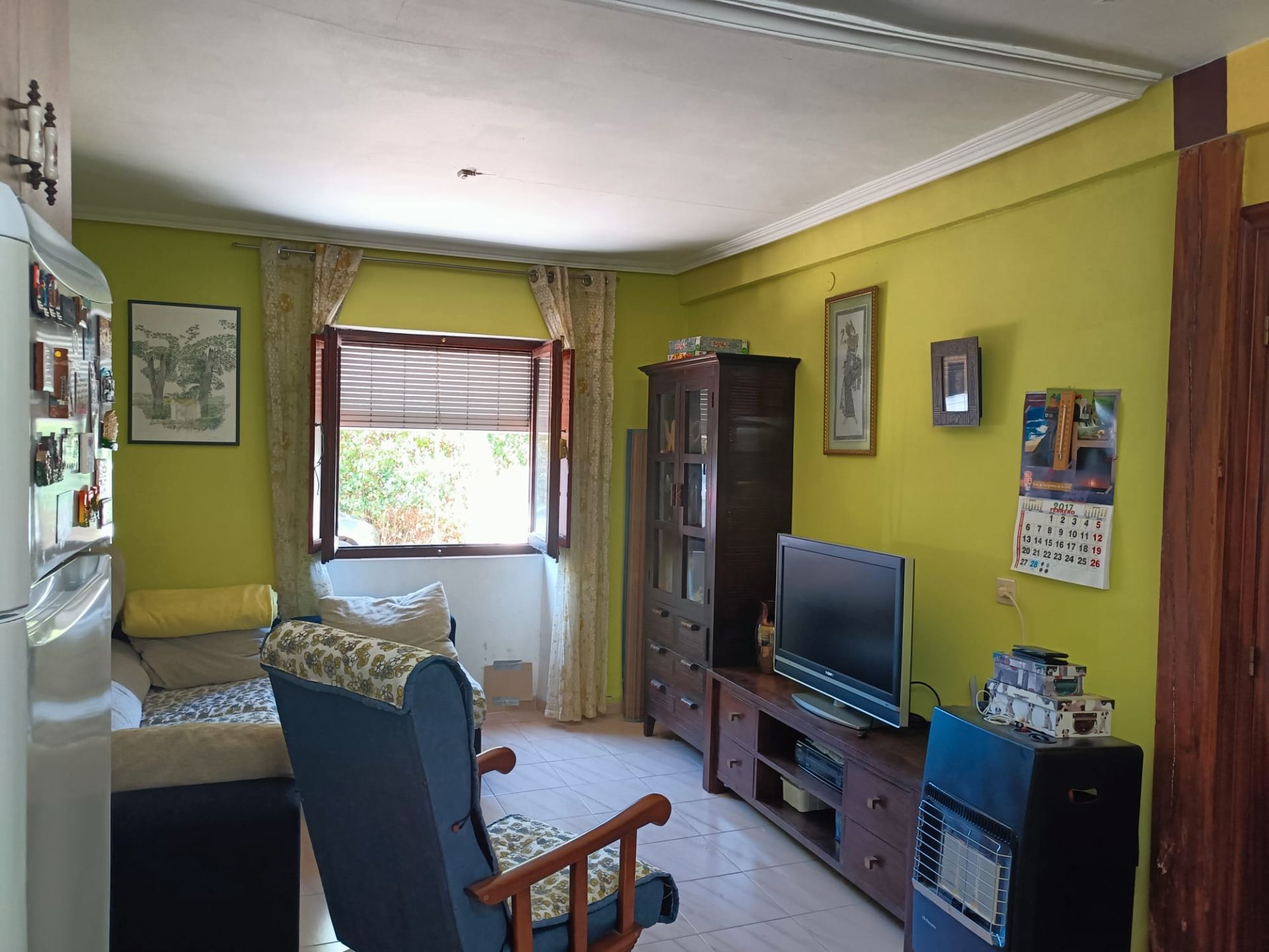 Sala d'estar de Casa o xalet en venda en Barruelo de Santullán amb Calefacció, Jardí privat i Parquet