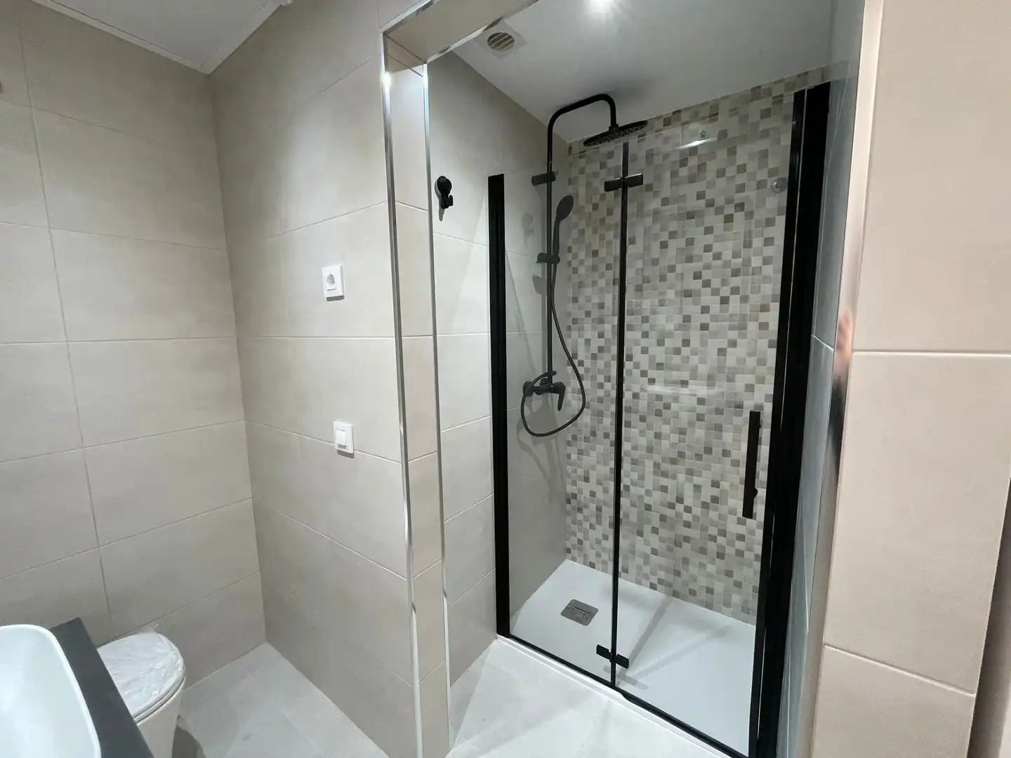 Bathroom of Flat for rent in Brunete  with Air Conditioner, Heating and Terrace