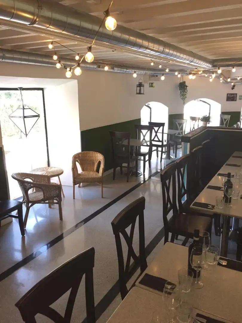 Local de lloguer en Granada amb Aire condicionat i Moblat