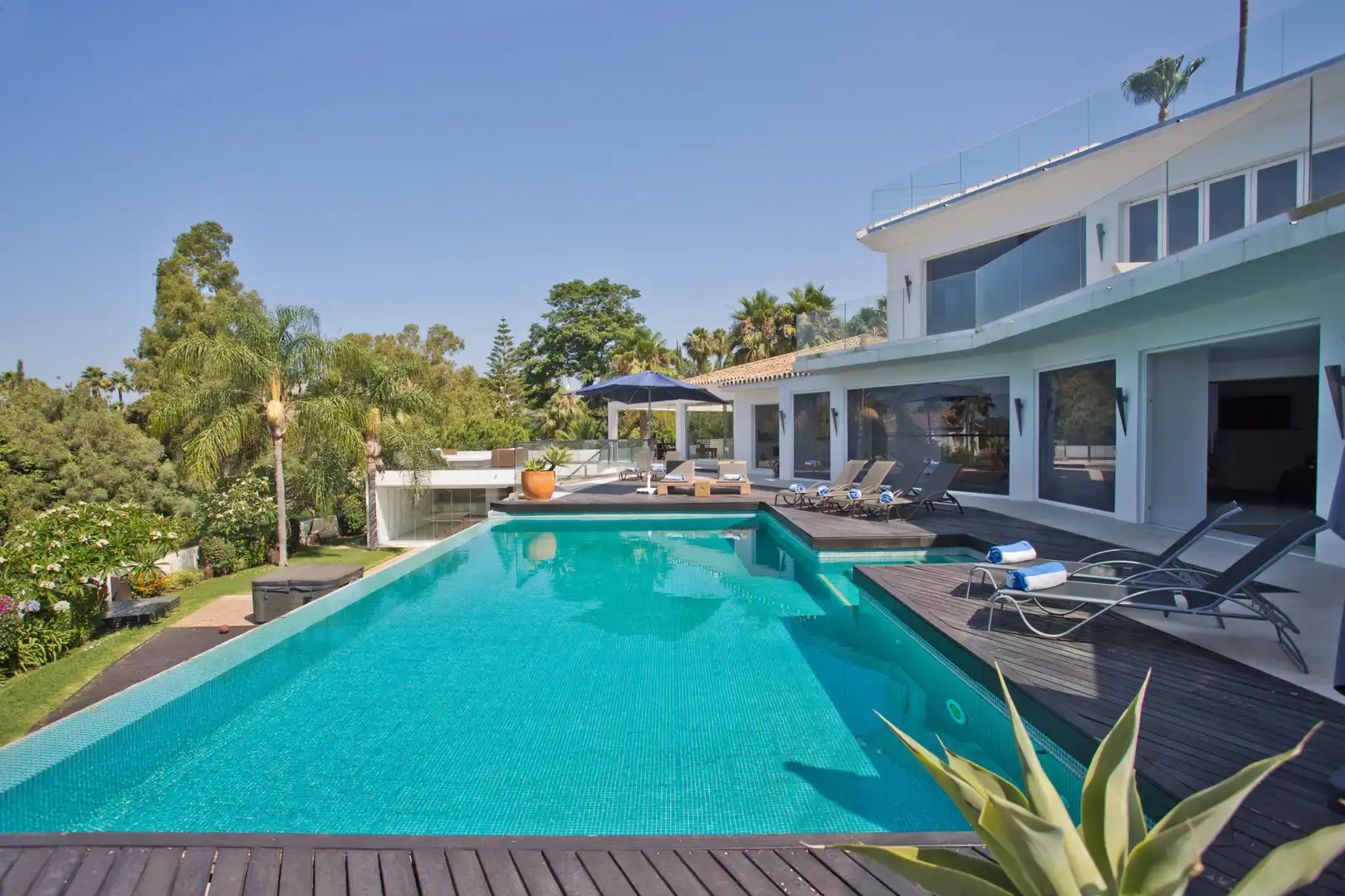 Piscina de Casa o chalet de alquiler en Elviria - Cabopino