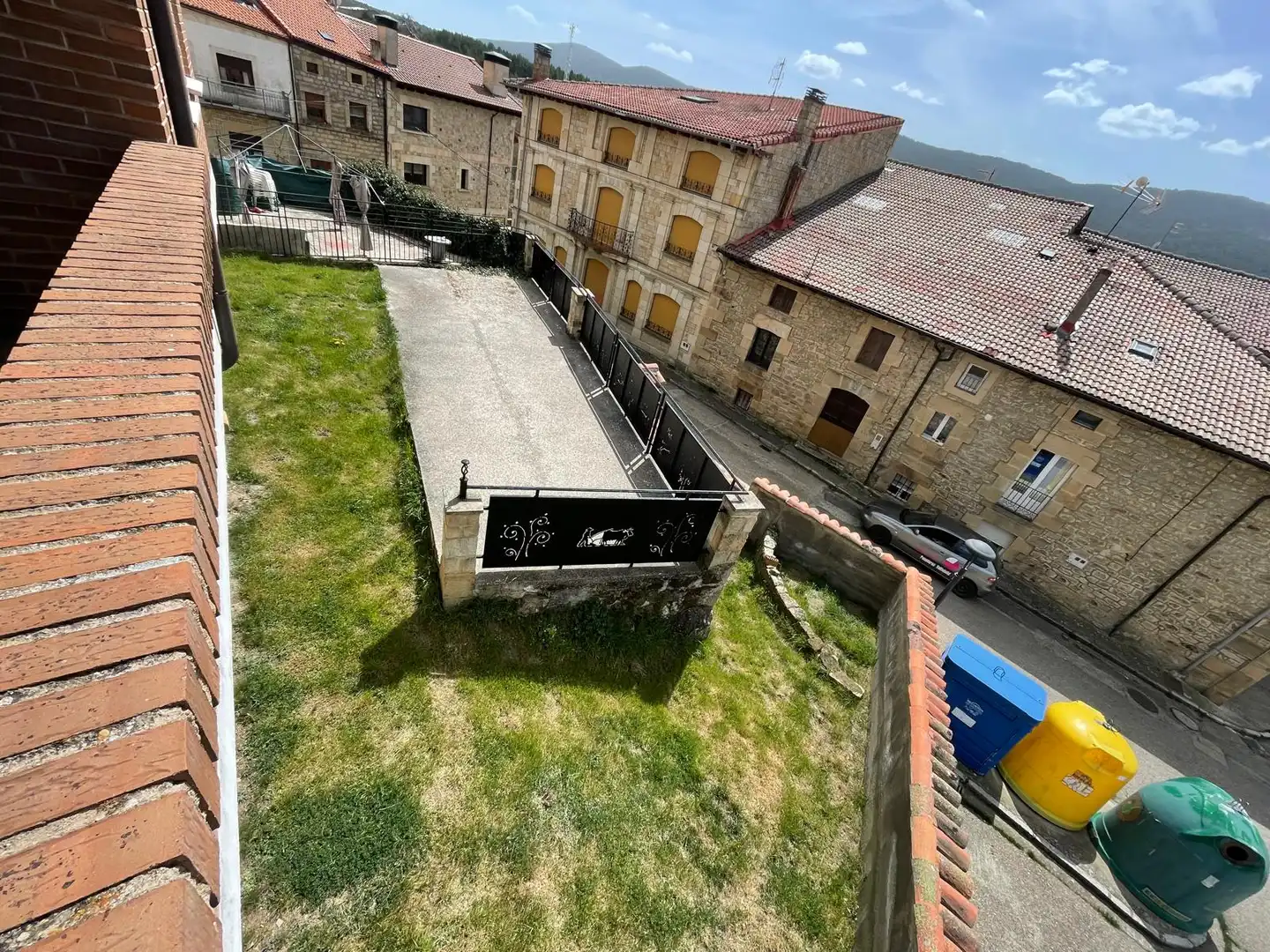 Aparcament de Finca rústica en venda en Regumiel de la Sierra amb Jardí privat, Parquet i Traster