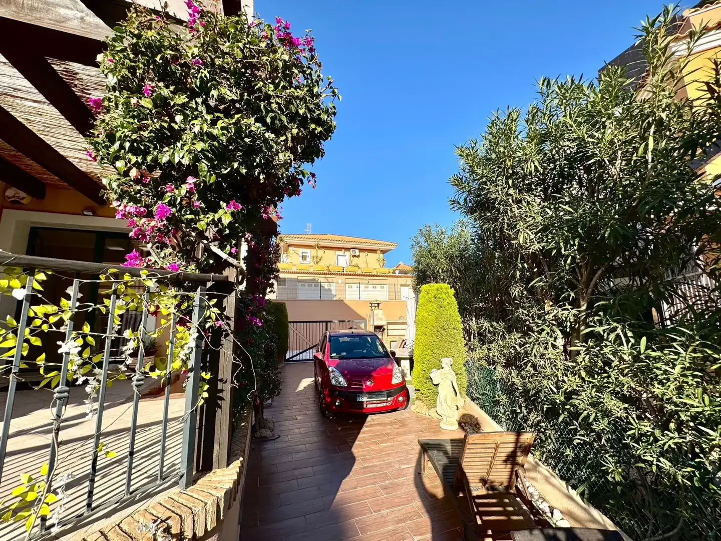 Vista exterior de Casa o xalet de lloguer en Torrevieja amb Aire condicionat, Terrassa i Moblat