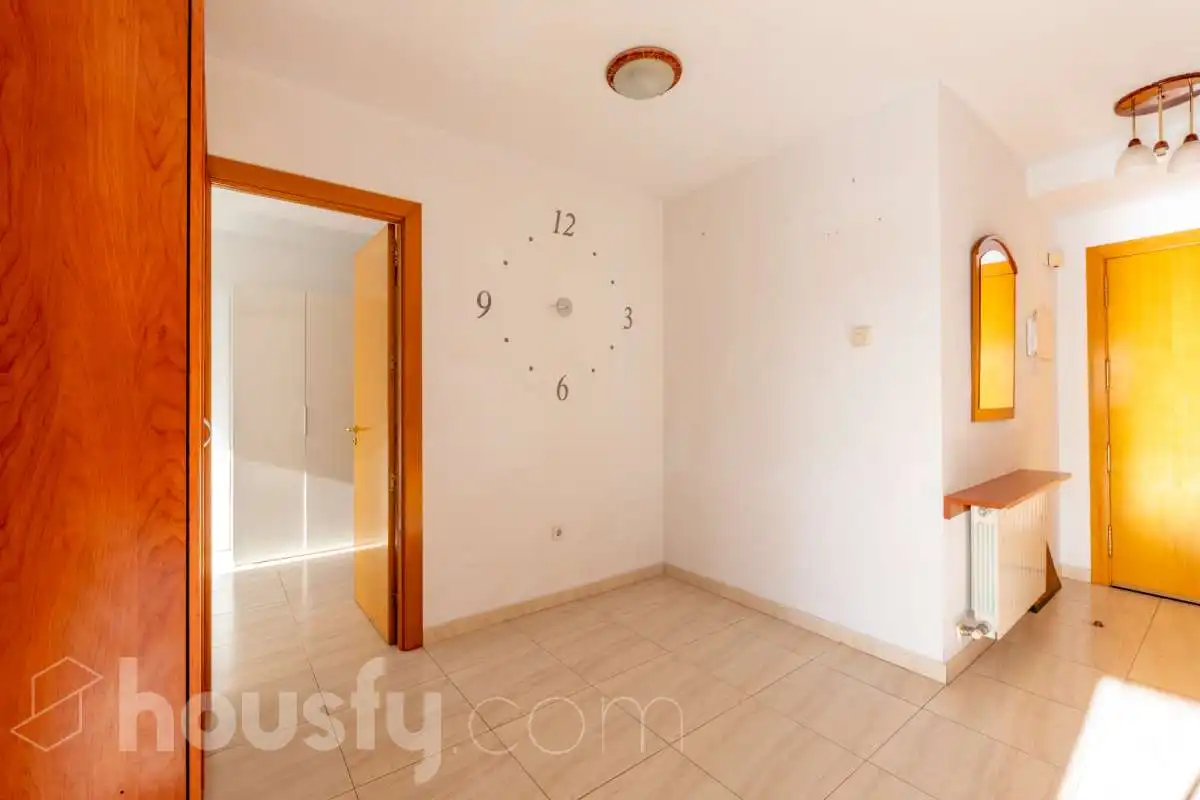Wohnung zum Verkauf in Sant Martí Sarroca mit Privatgarten, Abstellraum und Gemeinschaftspool