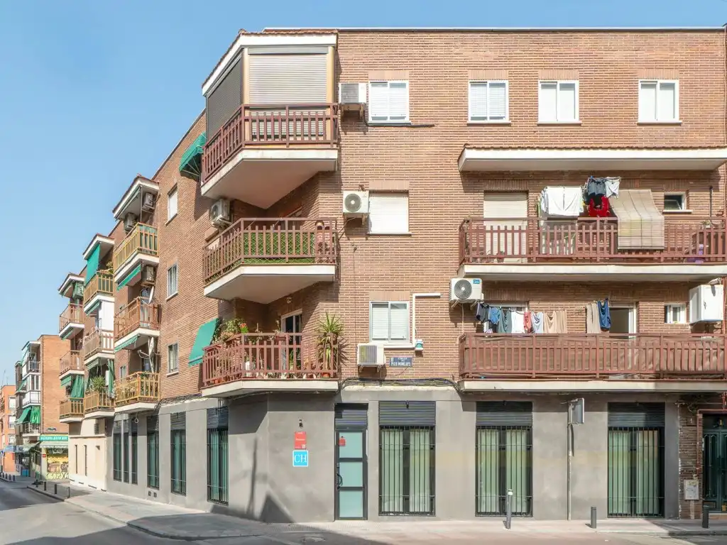 Exterior view of Commercial properties for sale in Puente de Vallecas