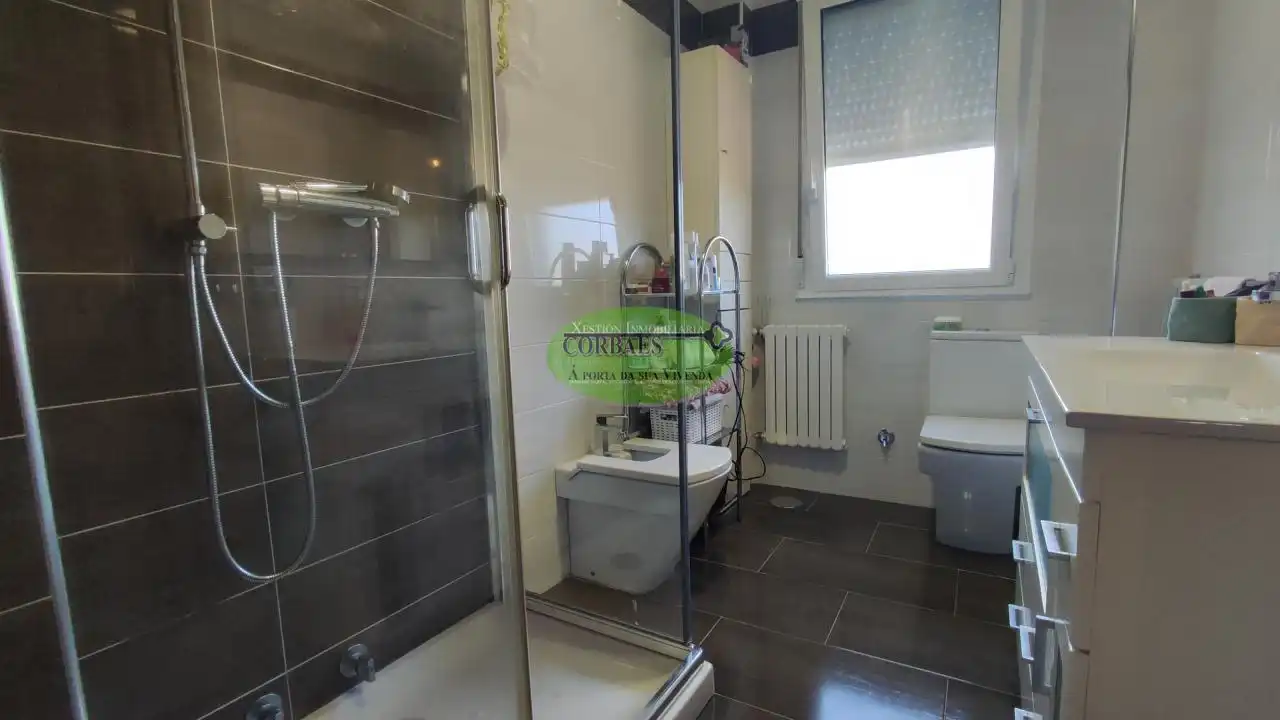 Bathroom of Houses for sale in Ourense Capital   with Heating, Private garden and Swimming Pool