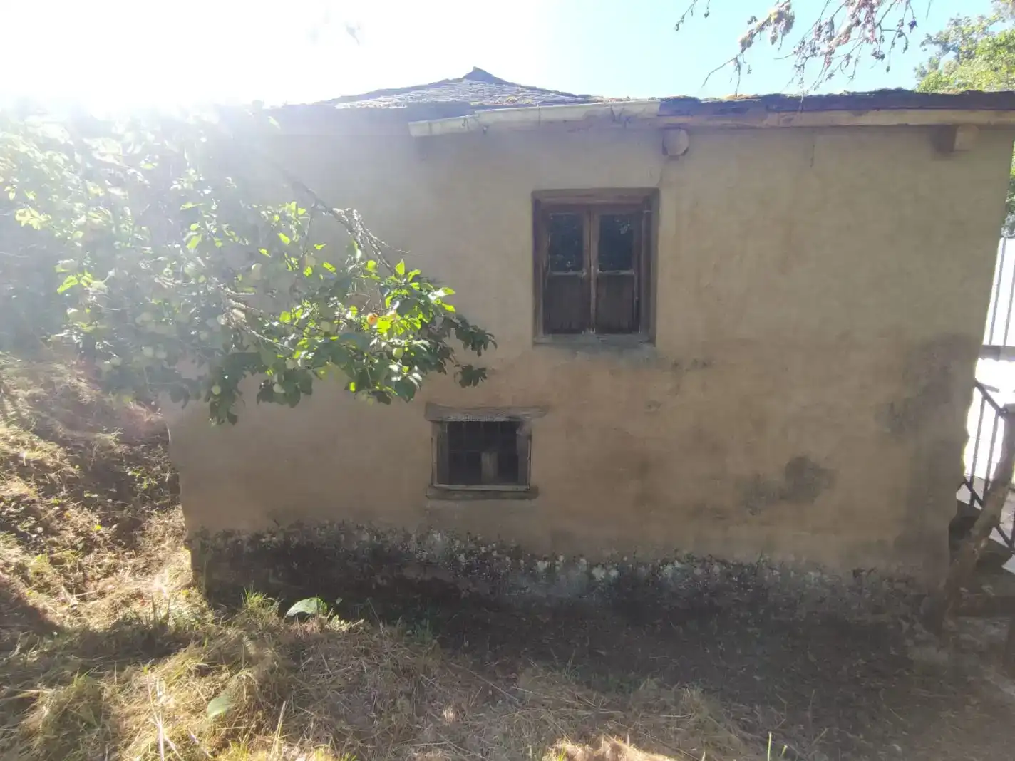 Vista exterior de Pis en venda en Noceda del Bierzo amb Jardí privat