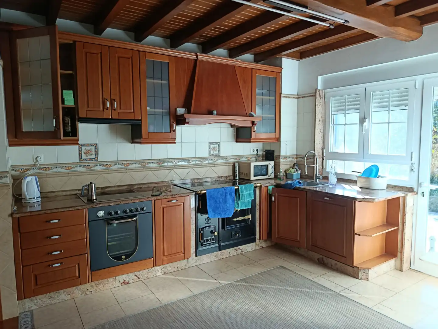 Cuina de Casa o xalet en venda en Vegadeo amb Calefacció, Jardí privat i Parquet