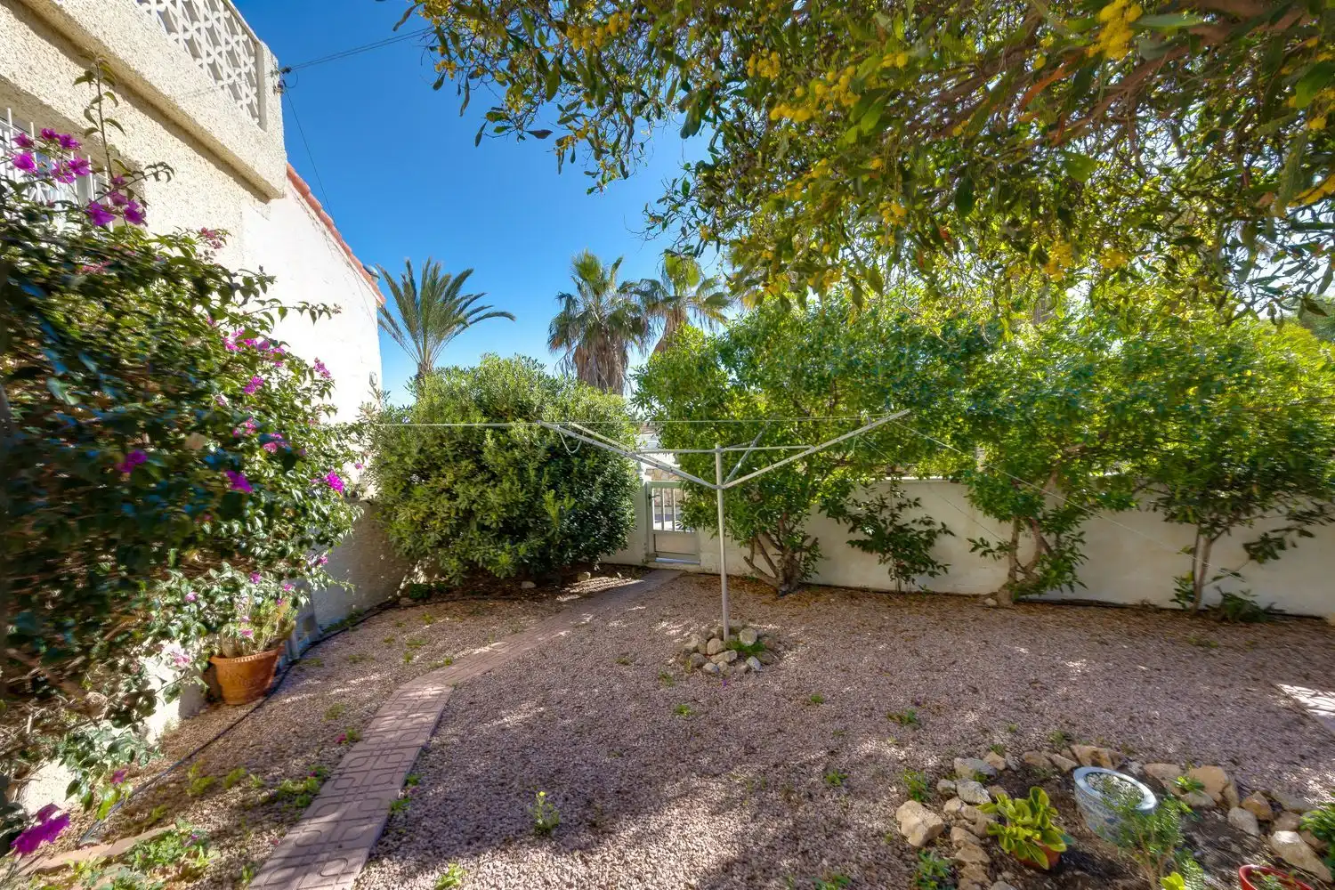 Jardín de Casa adosada en venta en Torrevieja con Aire acondicionado, Calefacción y Jardín privado