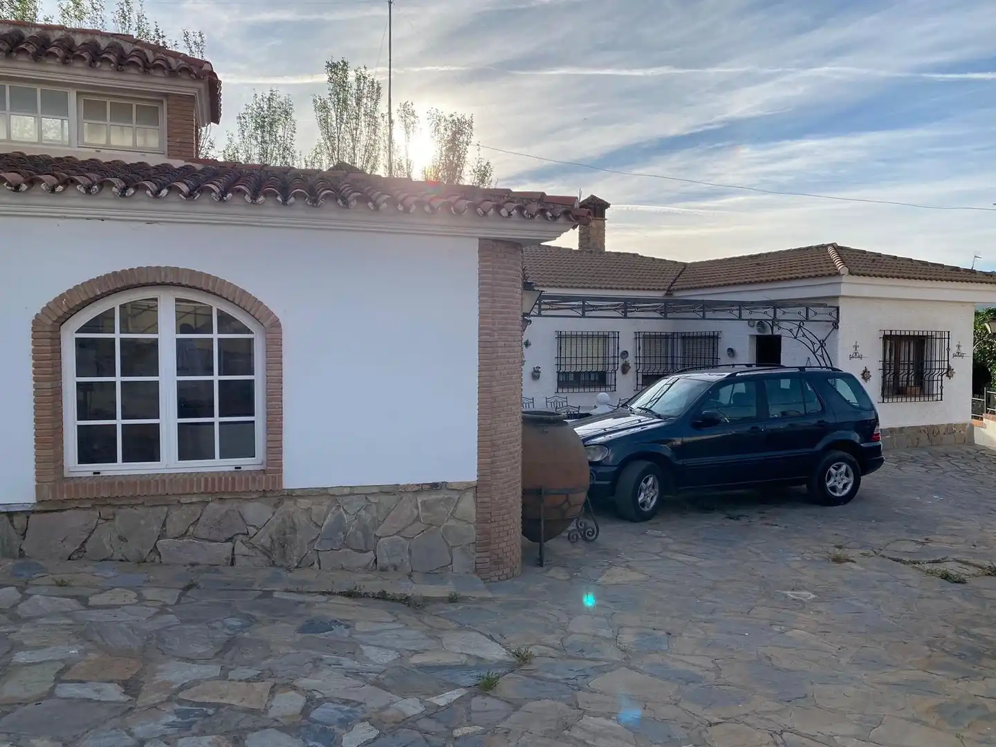 Vista exterior de Casa o xalet en venda en Arriate amb Aire condicionat, Calefacció i Jardí privat