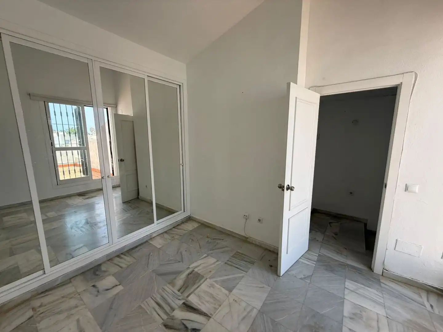 Dormitori de Dúplex en venda en Marbella amb Calefacció, Terrassa i Piscina comunitària