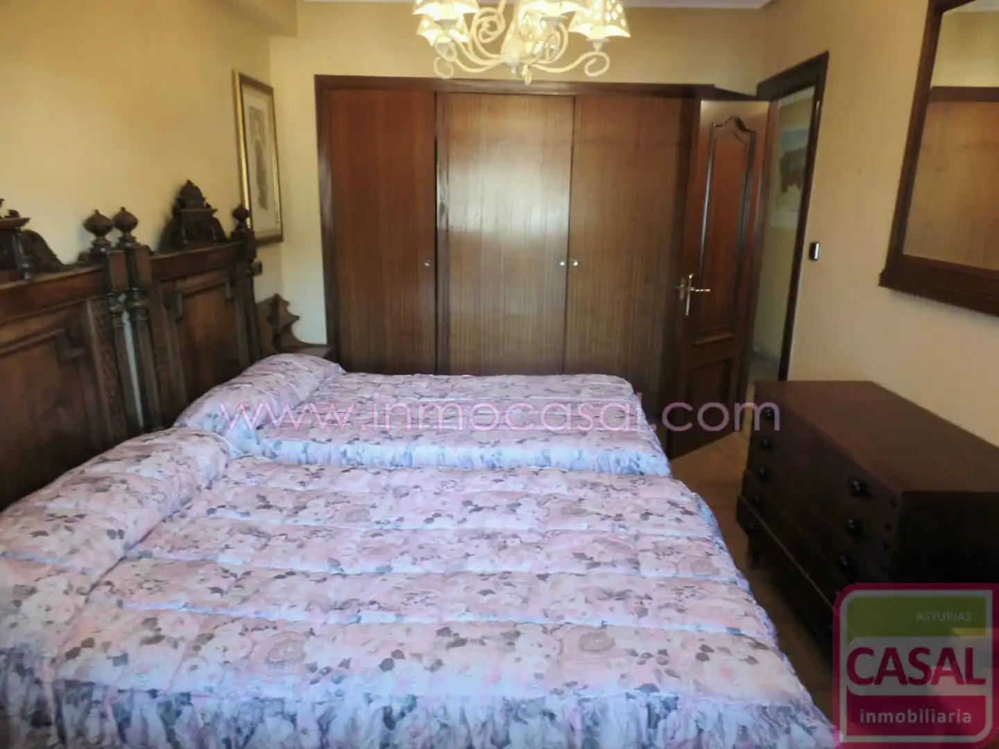 Bedroom of Flat for sale in Oviedo   with Heating, Terrace and Furnished