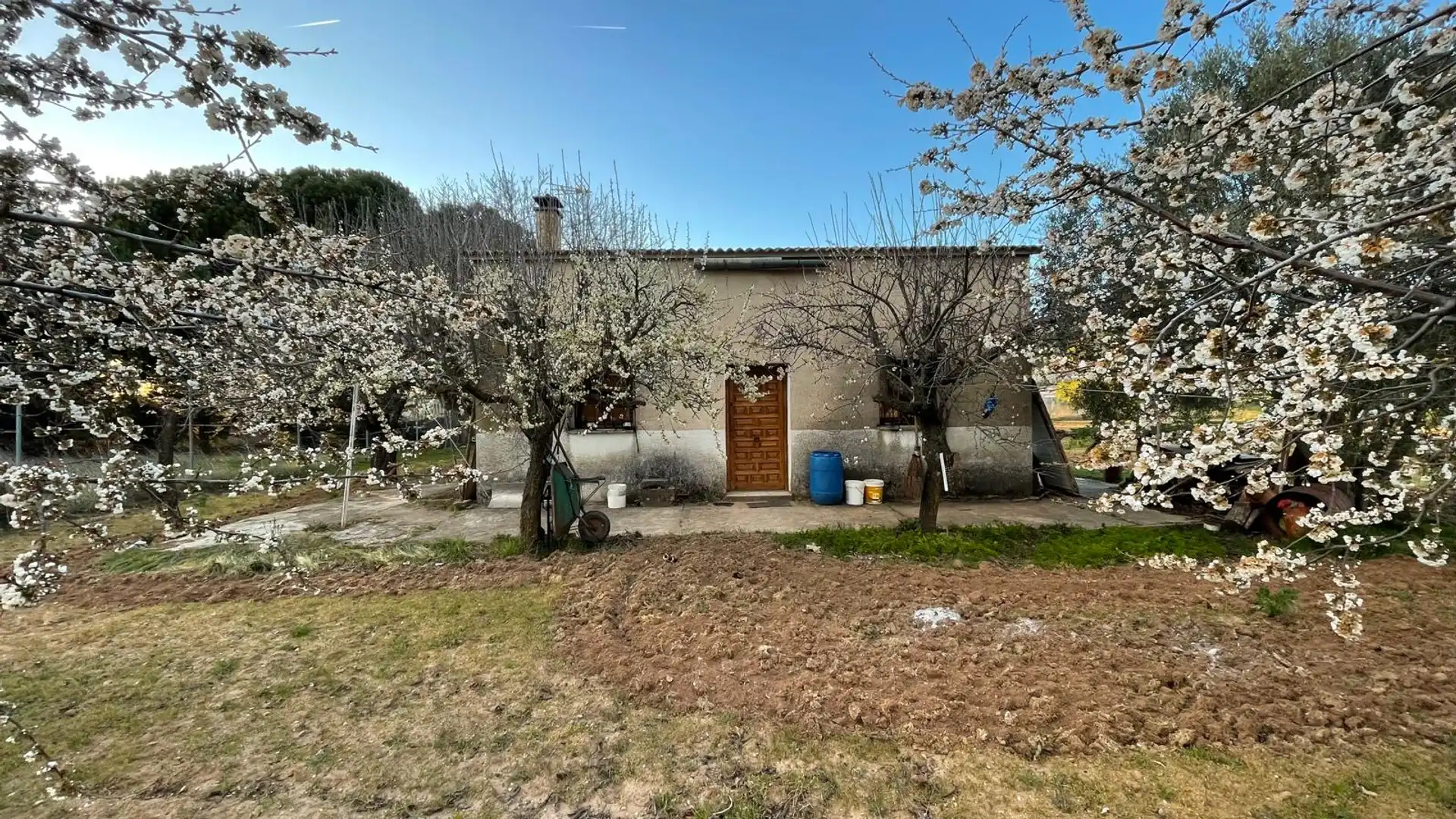 Finca rústica en venta en Tudela de Duero con Jardín privado y Amueblado