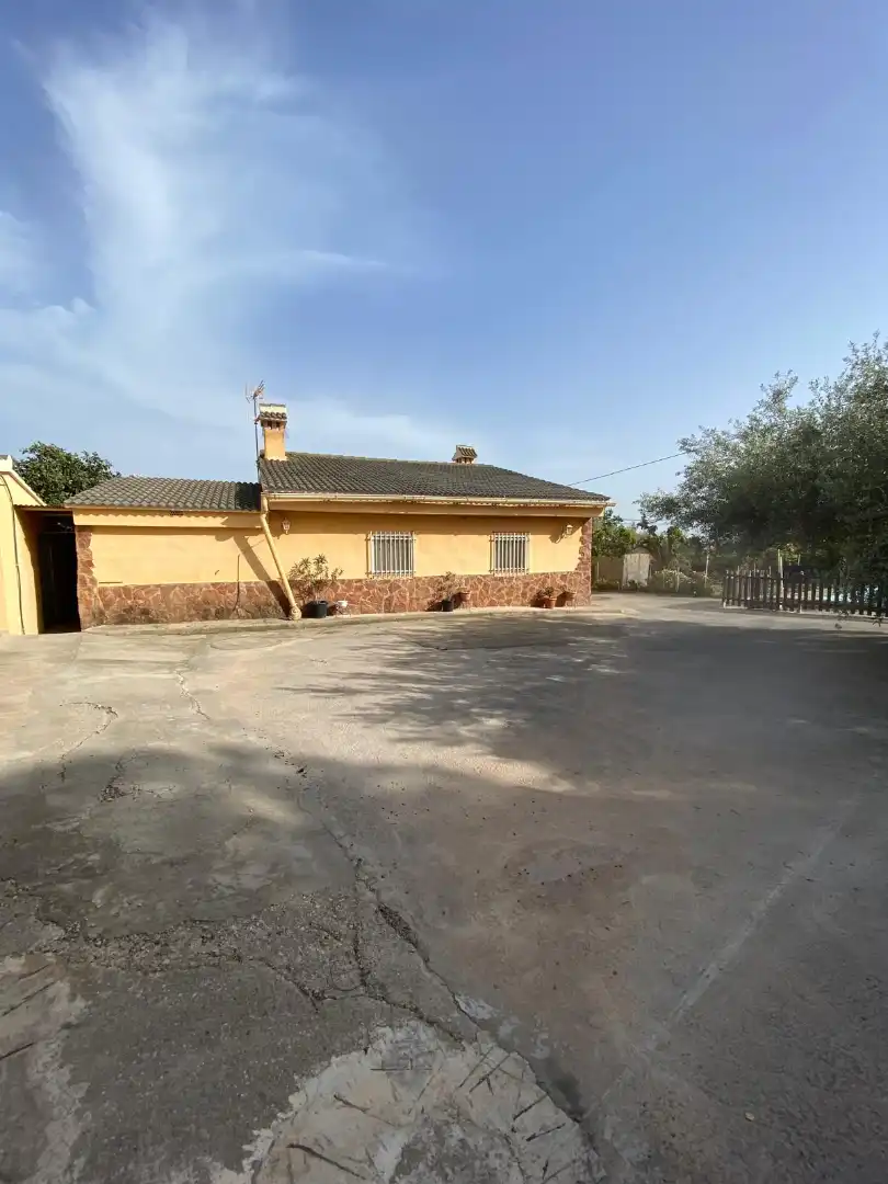Vista exterior de Casa o xalet en venda en L'Alcora amb Aire condicionat, Calefacció i Jardí privat