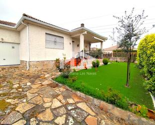 Exterior view of House or chalet for sale in Herradón de Pinares  with Heating, Private garden and Terrace