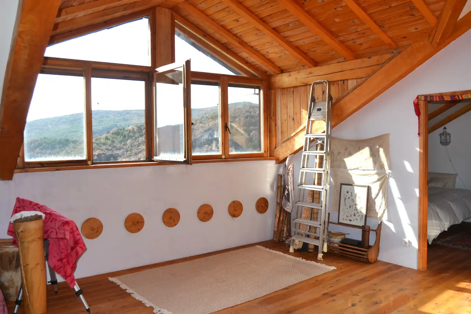 Wohnzimmer von Haus oder Chalet zum Verkauf in Aisa mit Heizung und Privatgarten