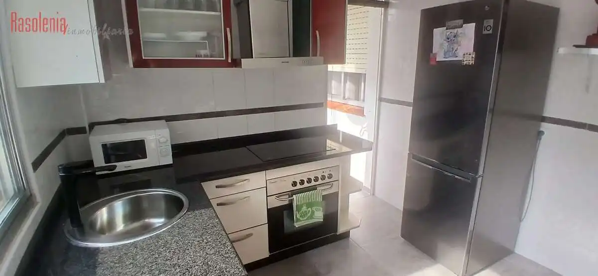 Cocina de Piso en venta en Cambre  con Calefacción, Trastero y Amueblado