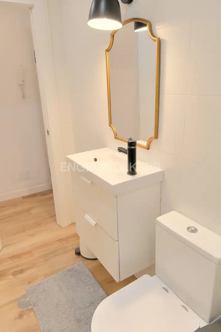 Schlafzimmer von Wohnung zur Miete in Madrid mit Klimaanlage, Heizung und Möbliert