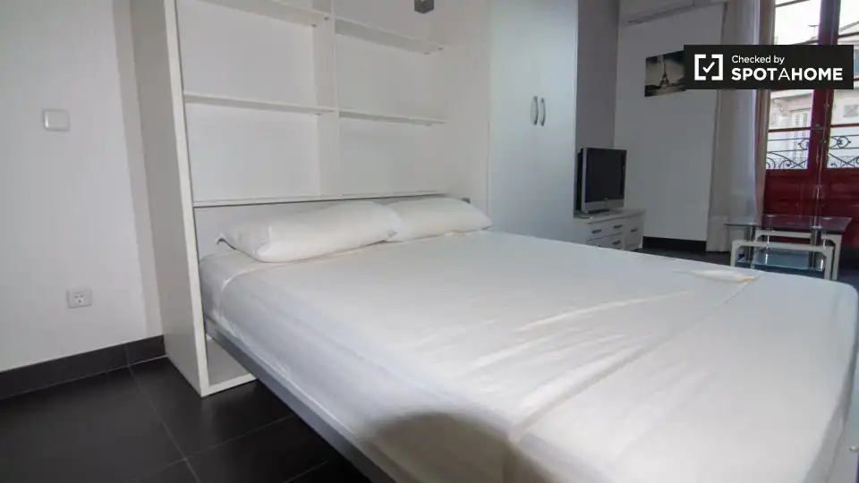 Room in Sol