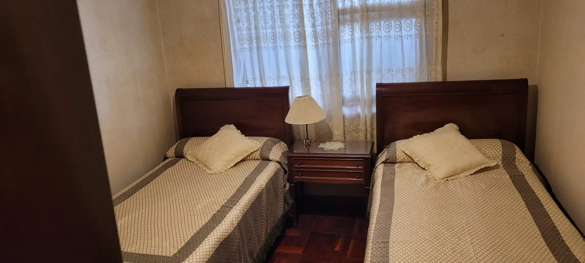 Schlafzimmer von Wohnung zum Verkauf in Ferrol mit Heizung, Parkett und Internet